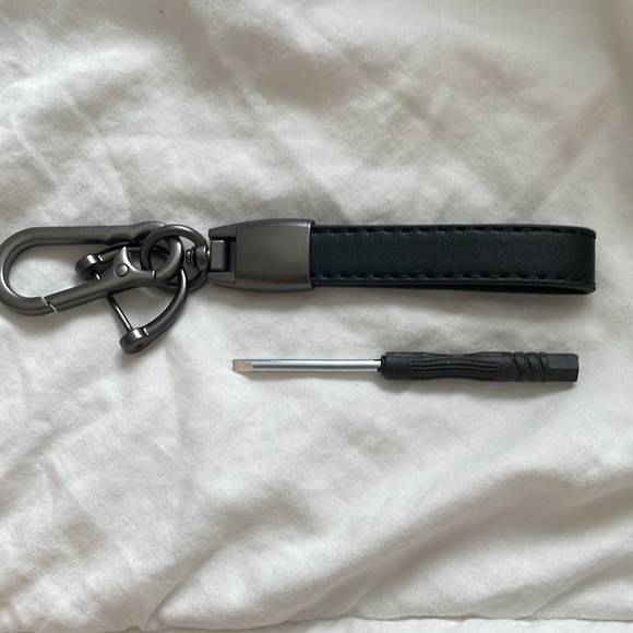 New Black and Silver Jeep Keychain - Picture 4 of 6